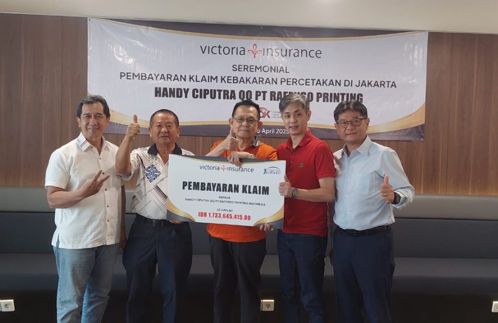 MOMEN FOTO BERSAMA DIREKSI VICTORIA INSURANCE DAN PIHAK RAFENSO